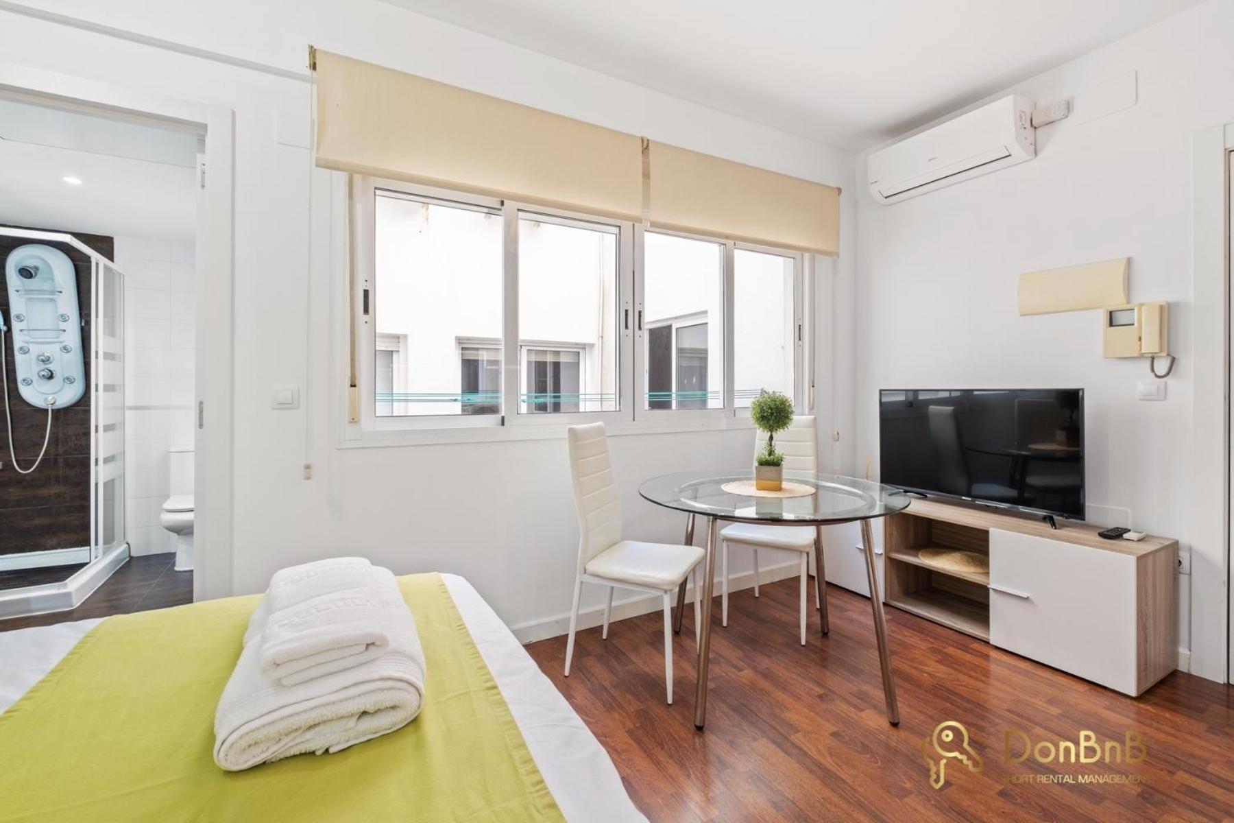 Modern In Center Apartamento *